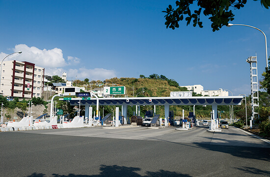 沖縄自動車道・西原IC