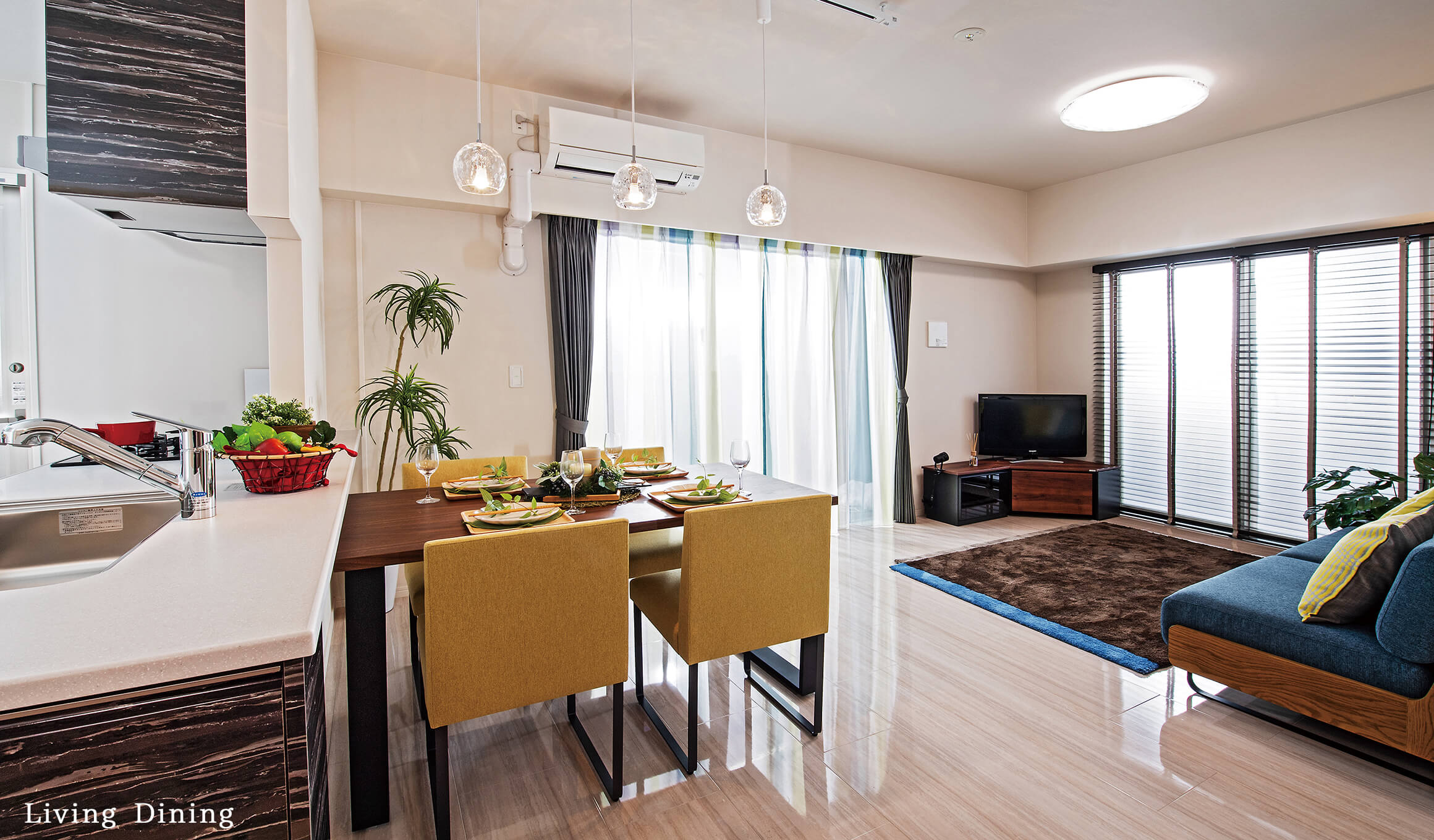 レーヴ宜野湾エコール Living Dining