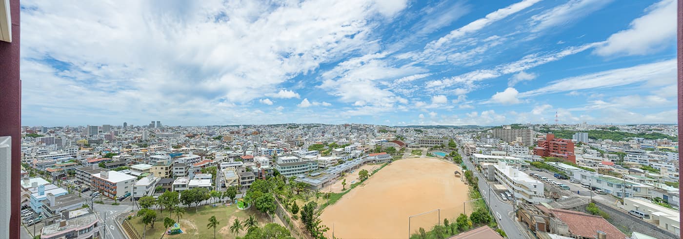 レーヴグランディ古波蔵一丁目　東側のロケーション写真　昼景