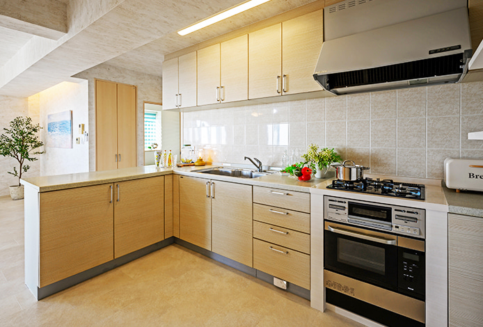 読谷村のオーシャンビュー FAN SEASIDE RESIDENCE KITCHEN